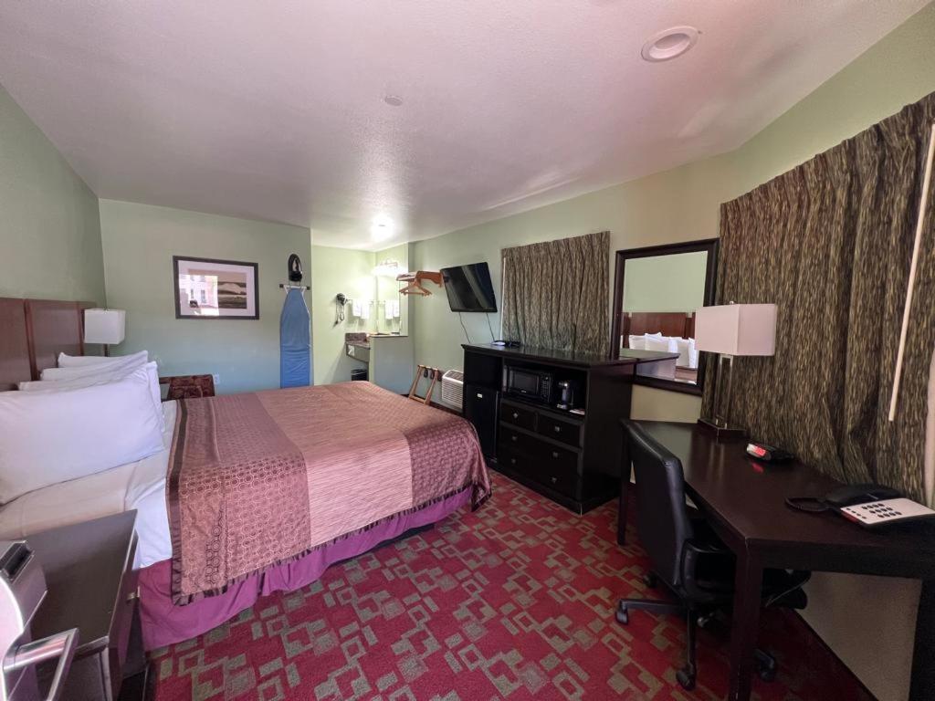 Rancho California Inn Temecula Exterior photo